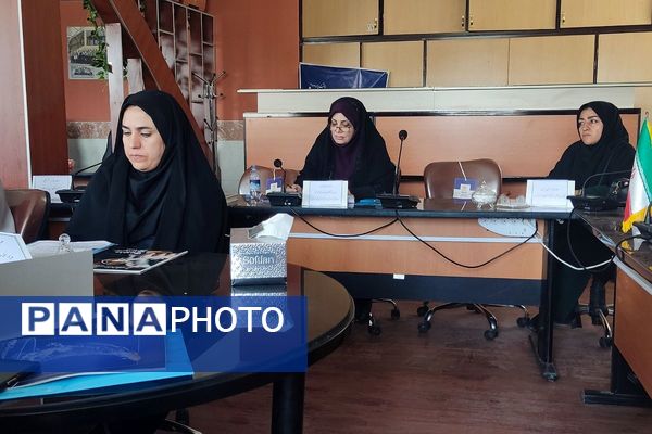 نشست گفت‌وگو محور، با محوریت مدیریت مدرسه در سالن شهدای فرهنگی آموزش و پرورش رباط کریم