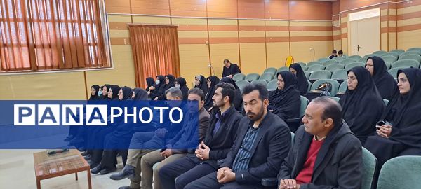 طرح فرهنگی آموزشی معلم زمینه ساز در منطقه زرین آباد 