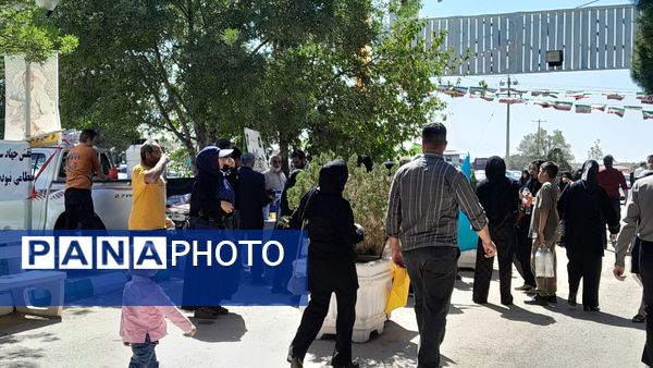 بازارچه مقاومتی در گلزار بهشت فضل نیشابور 