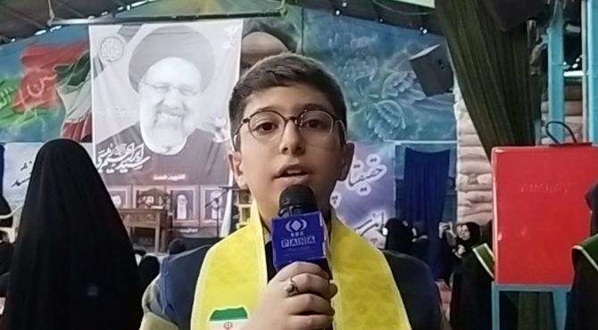 محفل دانش‌آموزان استان اصفهان در سوگ رحلت امام خمینی«ره» و شهدای خدمت 
