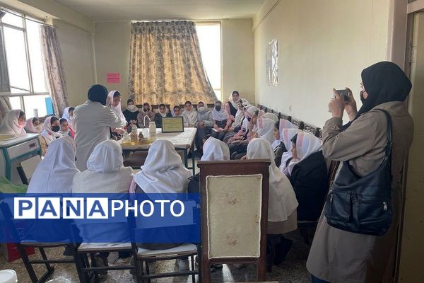 بازدید دانش‌آموزان فیروزکوهی از پژوهش‌سرای شهدای هسته‌ای 