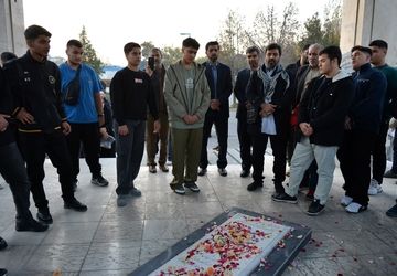 لحظات ناب بدرقه کاروان دانش‌آموزان عمره‌گزار شهرستان‌های استان