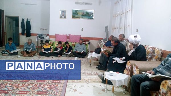 مراسم قرائت قرآن و تجلیل از مادر شهید در روستای بزنجرد خلیل آباد