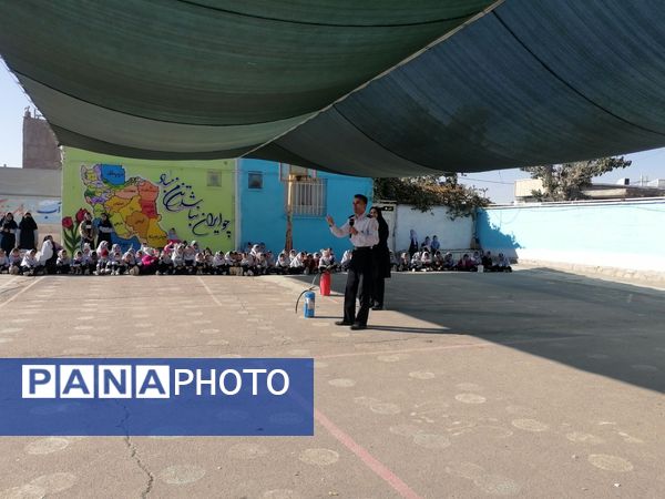 آموزش اطفاء حریق در مدرسه ناهید نخودی