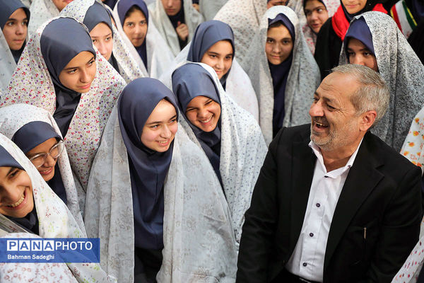 مراسم اقامه نماز جماعت اولین روز بازگشایی مدارس