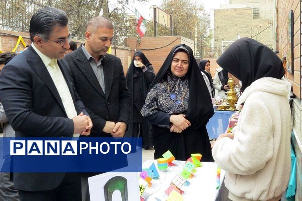 مراسم هفته پژوهش در دبیرستان بانو عفت آهنگری شهرری