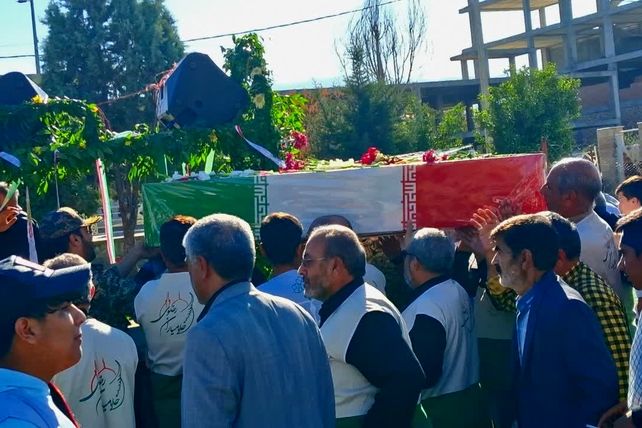 نسل امروز در کنار راویان حماسه