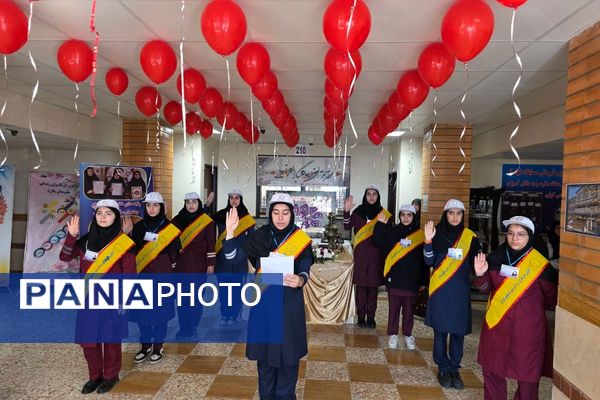 افتتاح طرح یاریگران زندگی و ژوژمان رشته‌ها در هنرستان کبری زرگران ملارد