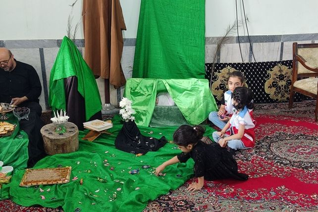 دبستان آوای مهر قائمشهر میزبان عزاداران حسینی شد