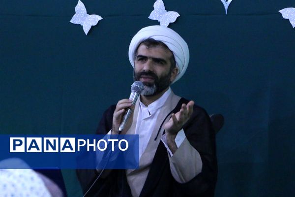  اعتکاف دانش‌آموزی در فضایی معنوی و آرام در ملارد