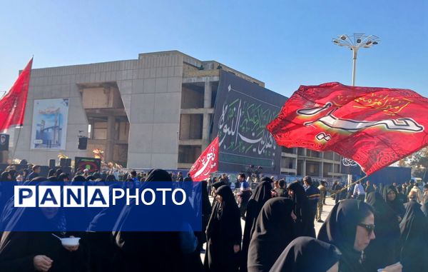 بزرگترین اطعام فاطمی کشور در مراسم استقبال از شهدا