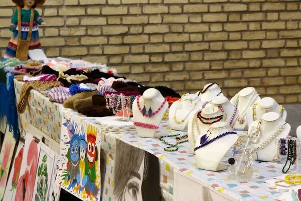 تجلیل از معلولان ذهنی و مربیان دلسوز در مرکز "دختران نیلوفر" فیروزکوه