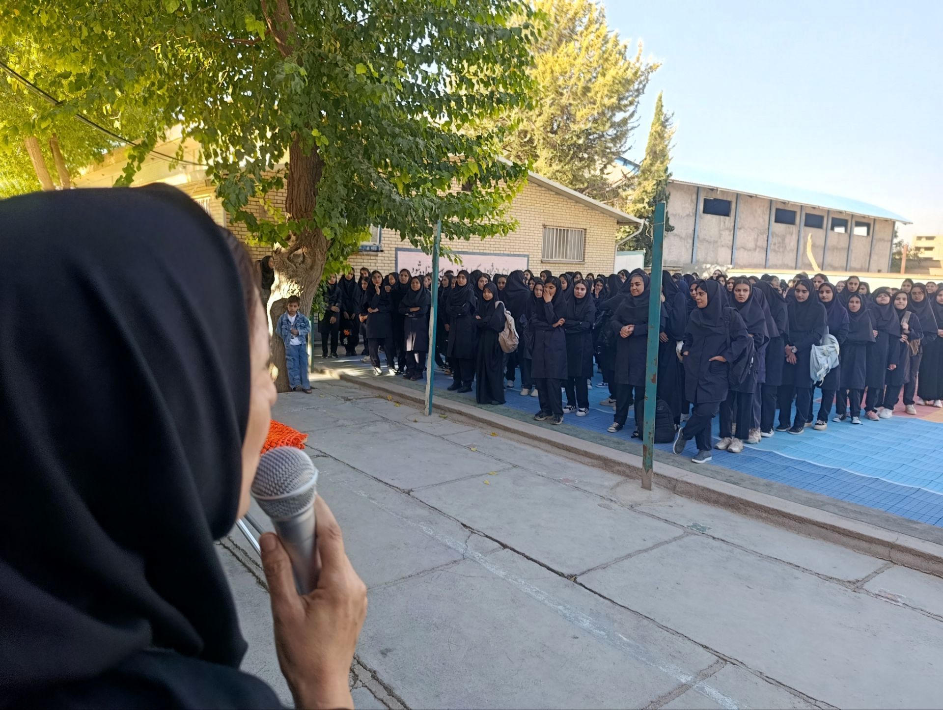 زنگ آغاز سال تحصیلی در مدرسه عشایری خدیجه کبری ناحیه 2 خرم‌آباد به صدا درآمد