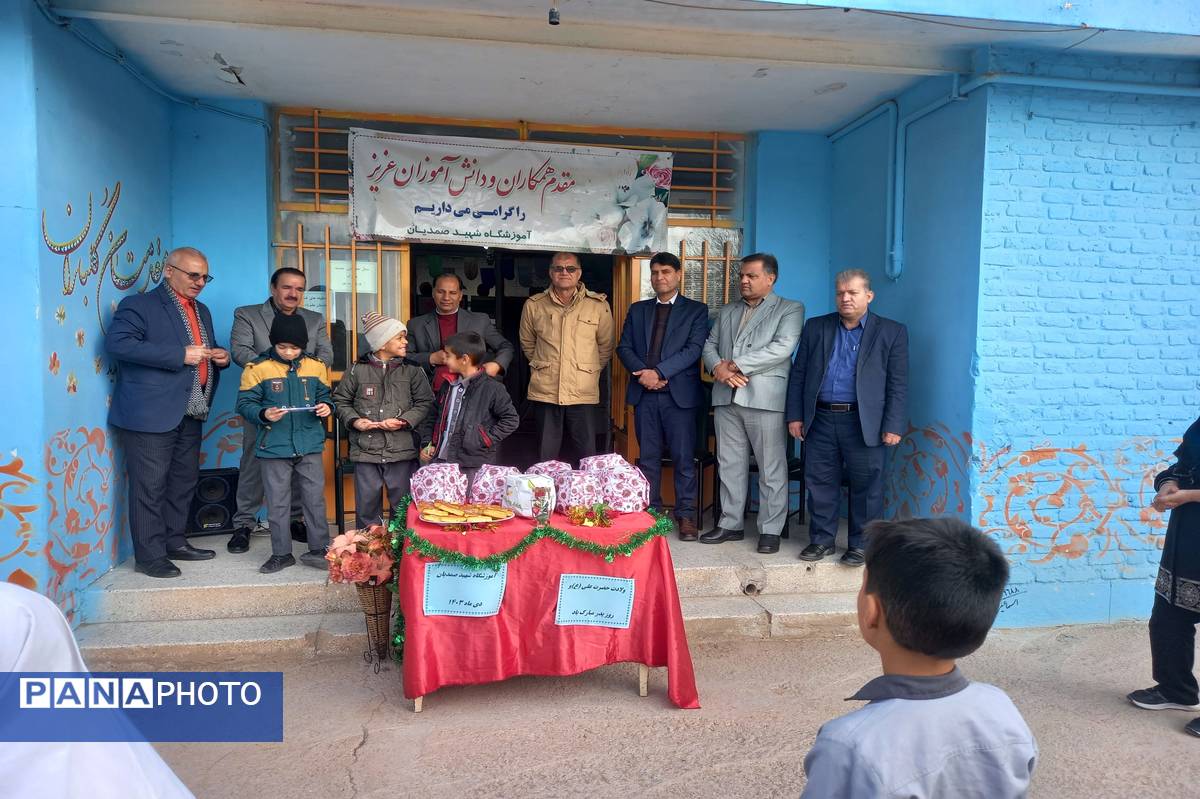 برگزاری مراسم روز پدر در مدارس خلیل‌آباد 