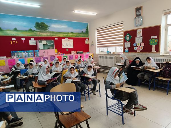 کتاب‌هایی از دل و دست کودکان در کلاس درس