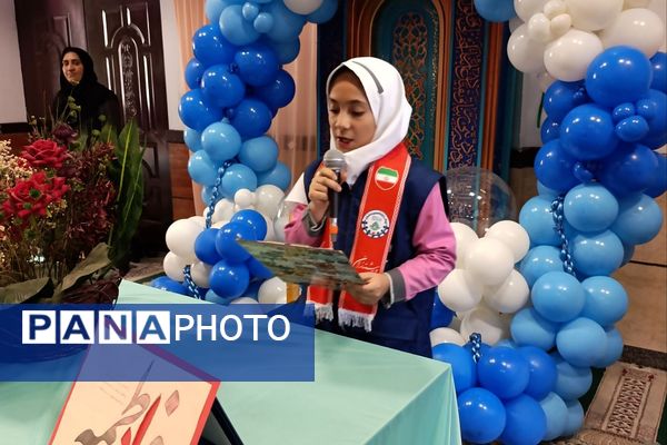 حضور دانش‌آموزان مدارس ناحیه دو شهرری در جشن ولادت حضرت فاطمه (س)