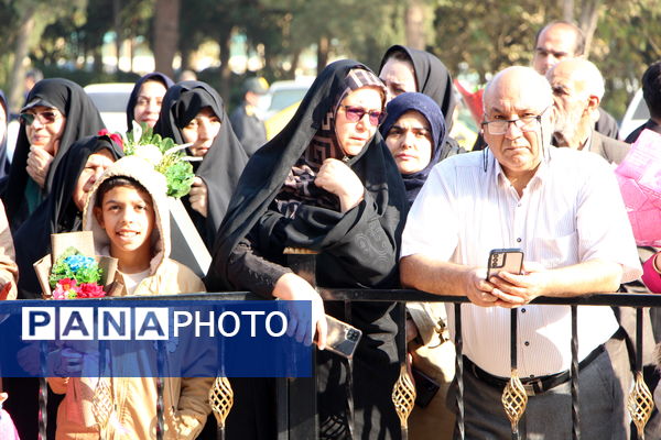 مراسم استقبال از کاروان دانش‌آموزی اعزام به حج عمره در یزد