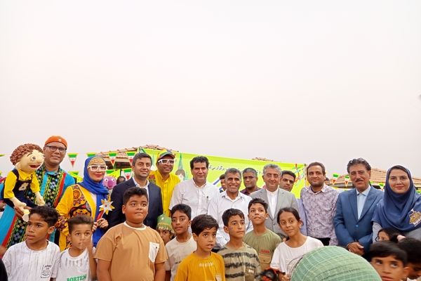 جشنواره بادبادک‌ها و عروسک‌های خندان میناب میزبان مقامات ارشد استانی شد