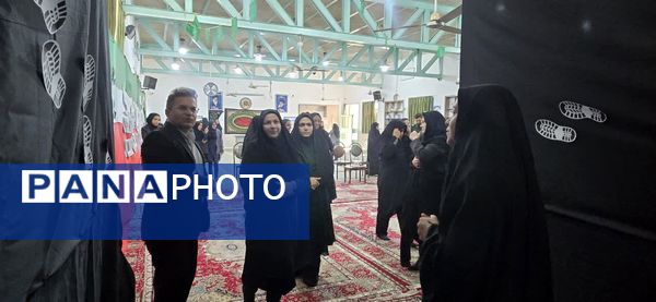 برگزاری نمایشگاه استکبارستیزی در دبیرستان نمونه حضرت معصومه(س) بافق