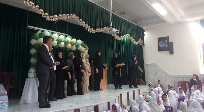 جشن روز معلم در دبستان حاج عباس صفرپور شهرکرد