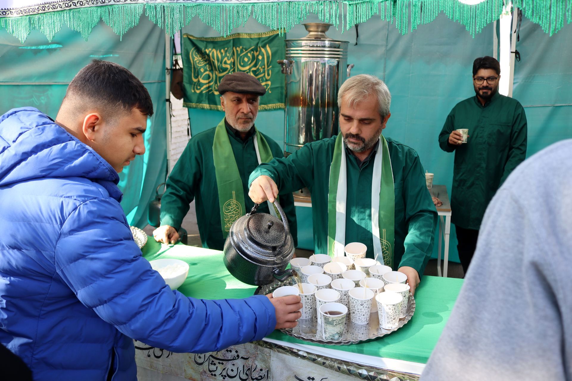 چایخانه امام رضا(ع) نماد فرهنگ خدمت و مهربانی است