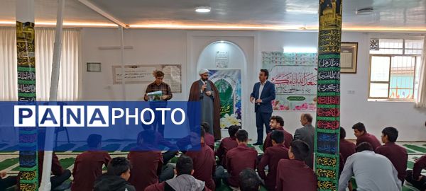 جشن ولادت حضرت فاطمه زهرا (س) در دبیرستان نمونه دولتی آیت الله خامنه ای 