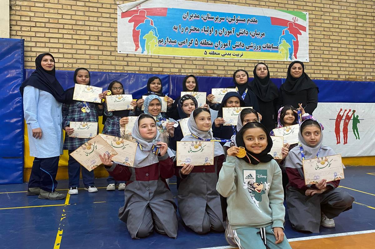 درخشش دانش‌آموزان منطقه ۵ در رقابت‌های بدمینتون دختران