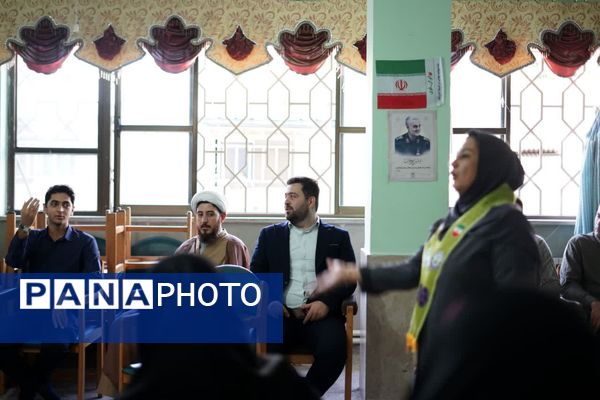 کلاس آموزشی پیشتازان در علی آباد 