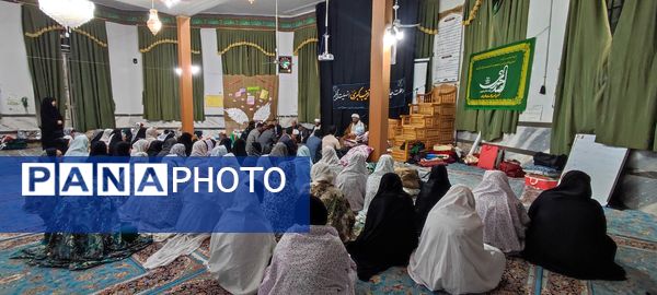 حضور ۷۲ دانش‌آموز دختر معتکف به نیت ۷۲ شهید کربلا در مسجد باب الحوائج شیروان