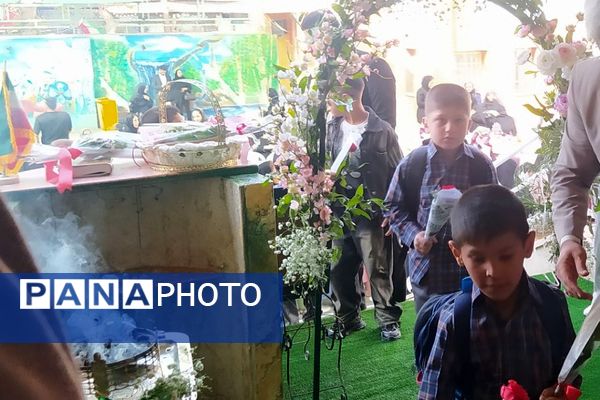 آغاز سال تحصیلی نو با شور و هیجان جشن شکوفه‌ها در مدارس پیشوا