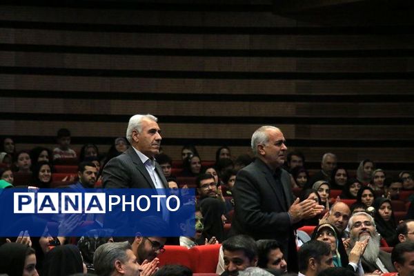مراسم معلم سرآمد ۱۴۰۳ شهرستان‌های استان تهران و گرامیداشت مقام معلم در ایوان ری