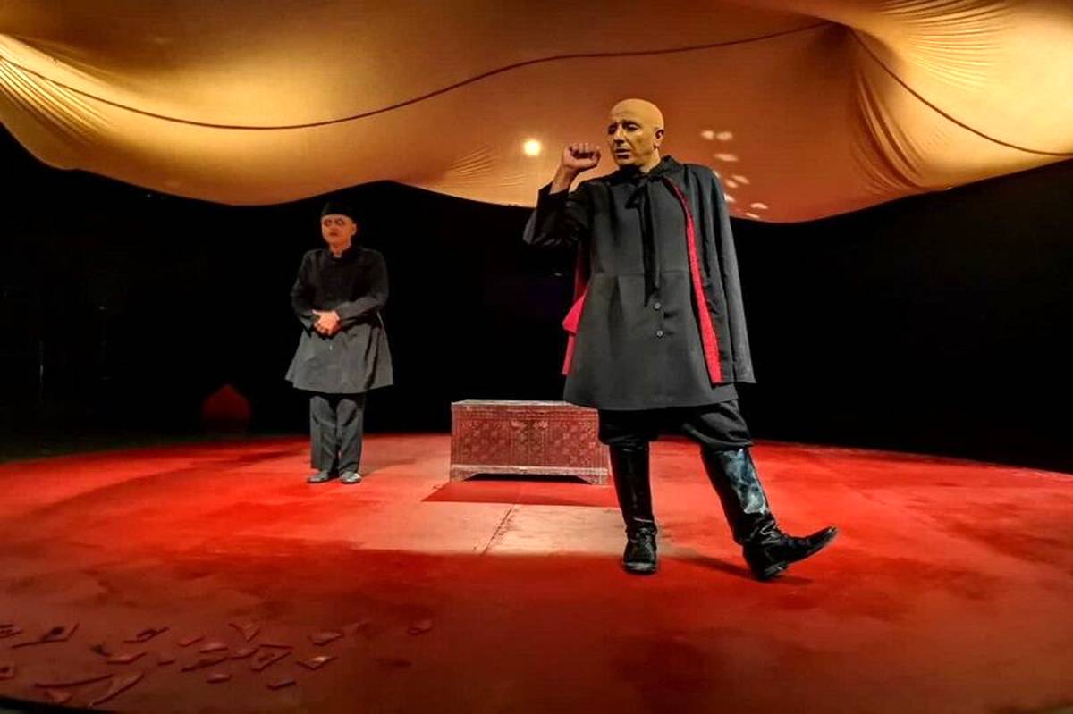 نگاهی به نمایش «آداب شکار روباه»