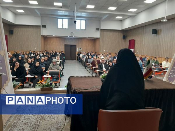 مجمع عمومی انجمن اولیا و مربیان دبیرستان مصلی نژاد حضرت زهرا(س)