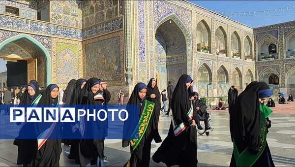 گرامیداشت هفته قرآن ، عترت و نماز در دبیرستان شاهد تکتم 