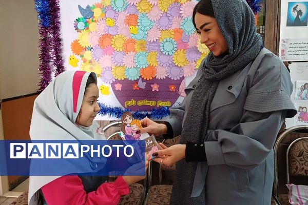  آیین گرامیداشت میلاد حضرت فاطمه(س) و روز مادر در مدارس شهرستان ملارد