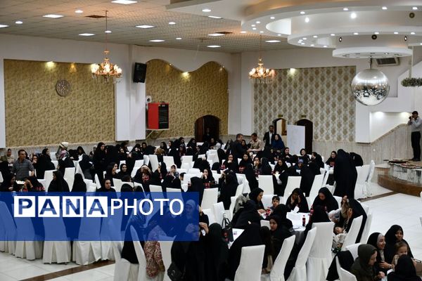 هفته‌ای برای ستایش دانایی؛ جشن معلمان در تالار ملک برگزار شد