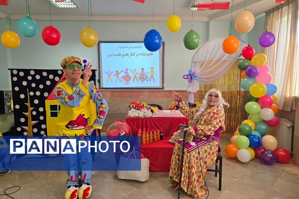 گرامیداشت روز جهانی معلولین در مدرسه استثنایی دخترانه شهدای تقی زاده ۳ کهریزک 