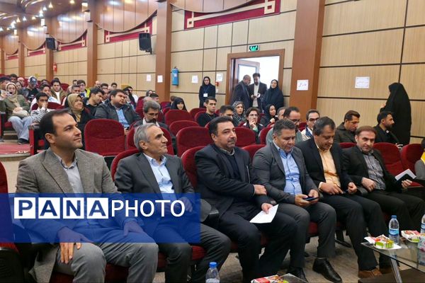 آیین تجلیل از ۷۰ رتبه برتر و ۱۸ مقام برتر یازدهمین جشنواره خوارزمی