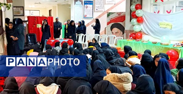 جشن یلدا در دبیرستان حضرت زینب(س) 