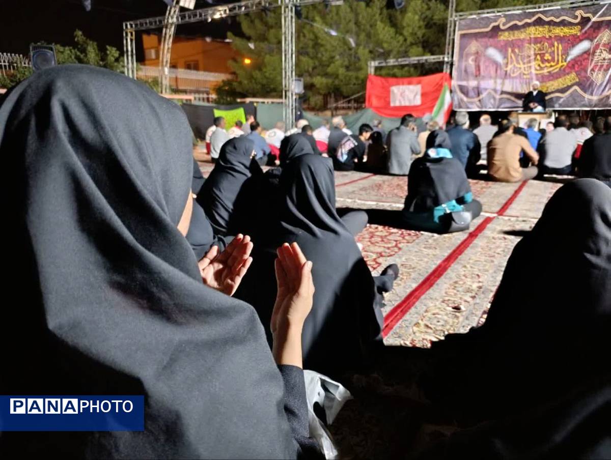 جوانان هلال احمر کاشمر در سوگ رقیه (س)