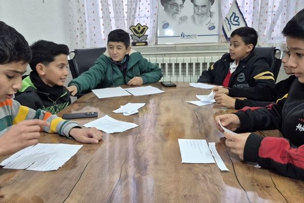 هم اندیشی انجمن خبرنگاری پسران کانون لقمان کاشمر