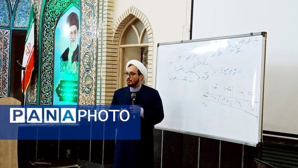 برگزاری جلسات سلسله مباحث آشنایی با جنگ شناختی و رسانه در کاشمر