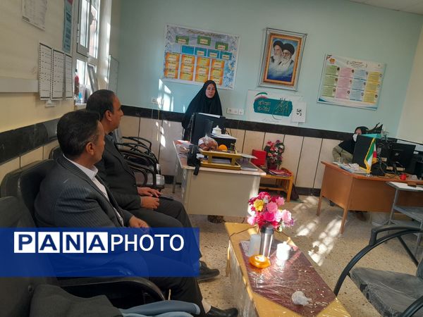 بازدید مسئولین اداره آموزش و پرورش از دبیرستان مادرمهربان خلیل آباد