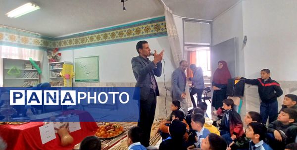 جشن یلدا و شور و نشاط در مدرسه فرهنگ شهیدان تهامی خلیل آباد