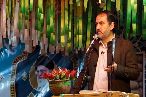 معلمان راویان هم‌عهدی انقلاب هستند