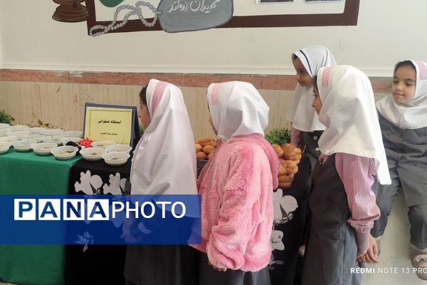 برپایی ایستگاه صلواتی و سفره حضرت فاطمه زهرا (س) در دبستان بنت‌الهدی فیروزکوه