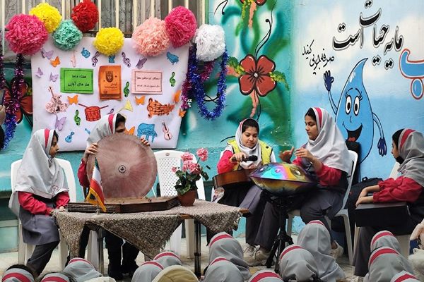 طنین انداز شدن نوای هنر در مدرسه سارا شهرستان ملارد 