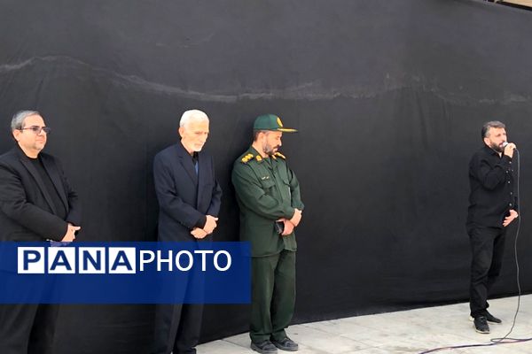 مراسم غبار‌روبی مزار شهدای گمنام در ناحیه دو شهرری 