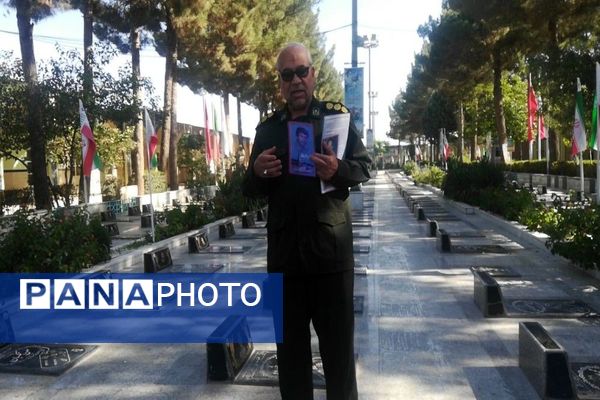 حضورپیشتازان دبیرستان شهید مجید دهنوی درگلزار شهدای بهشت فضل نیشابور