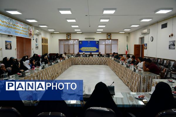 تجلیل از دانش‌آموز خبرنگاران پانا شهرستان نایین 